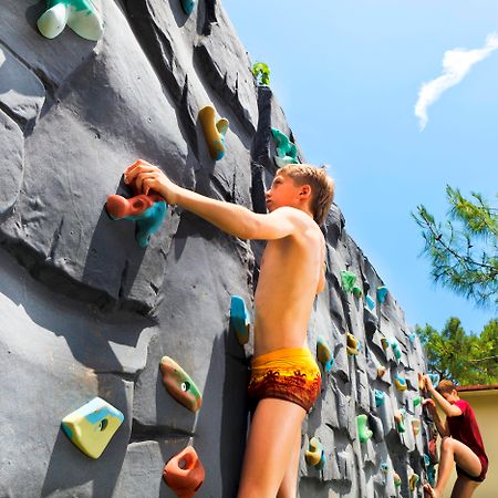 Marti Myra Hotel Tekirova Exterior foto Climbing wall at the 2011 World Scout Jamboree